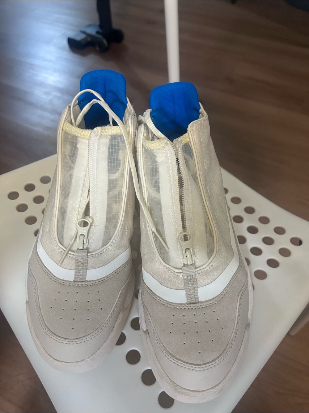 SOREL Out ‘n About 718 Mid Chalk /Hyper Blue  Sneakers Women’s Size 10 NWOT